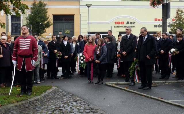 56-ra emlékeztünk 35